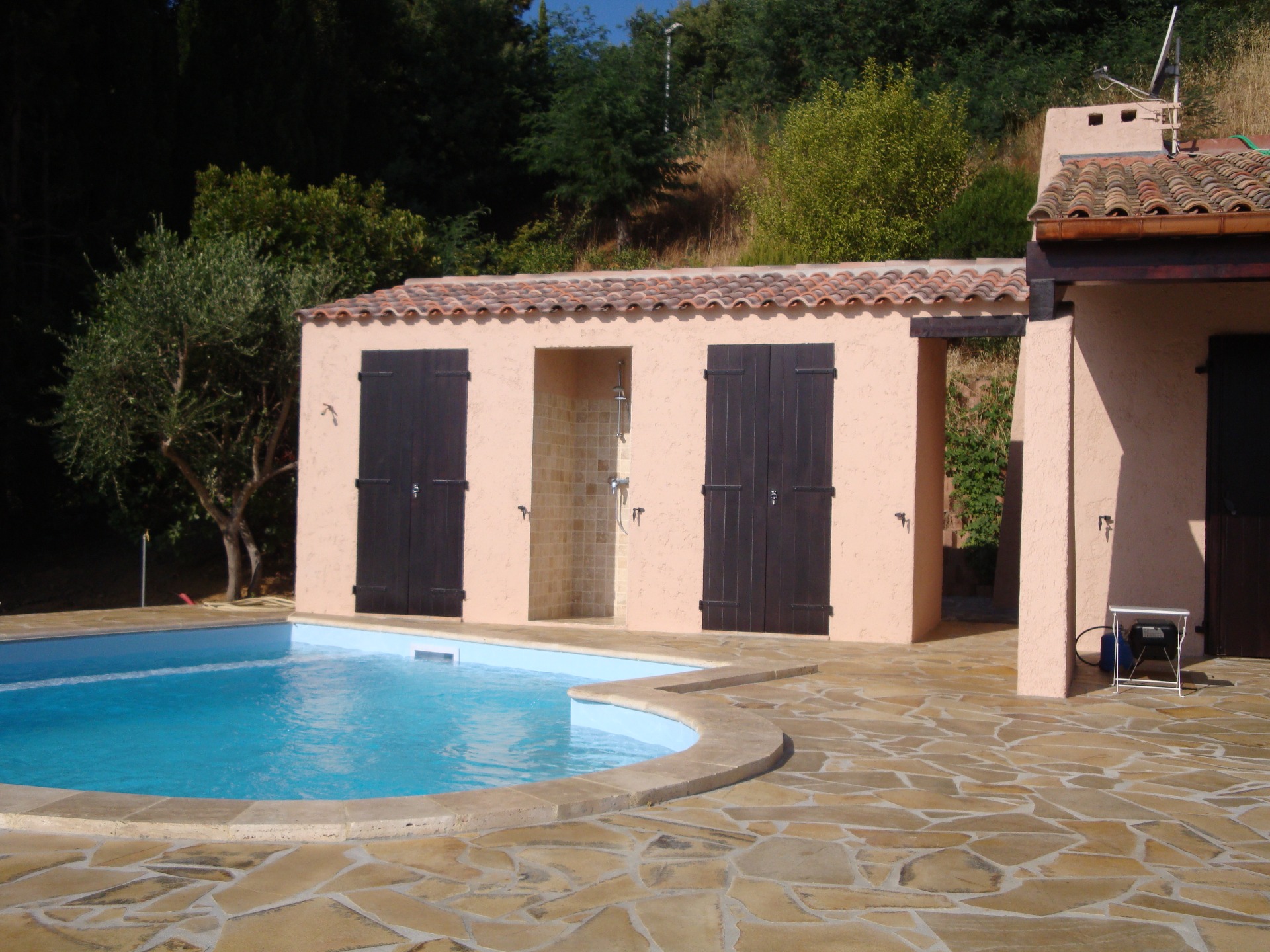 Rénovation de villa à Cavalaire-sur-Mer par LOPES & FILS